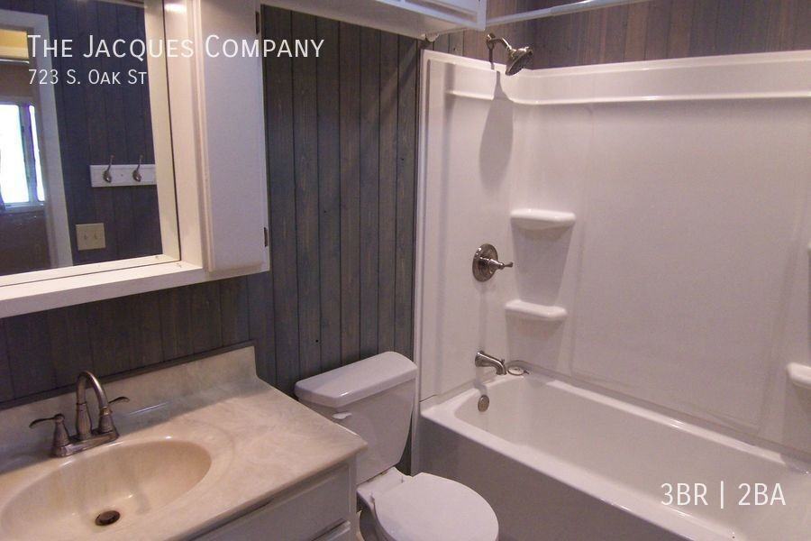 723 S Oak St - Photo 6 of 15