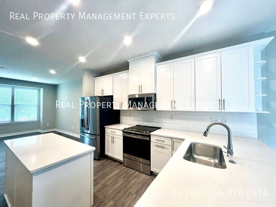 528 Billingsley Rd - Photo 2 of 21