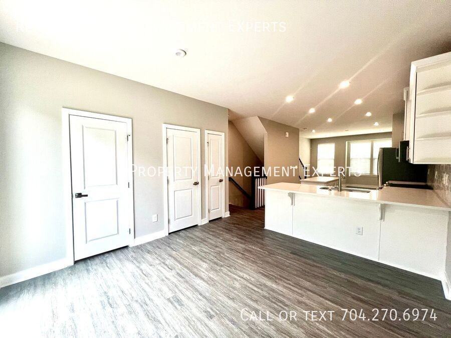 528 Billingsley Rd - Photo 5 of 21