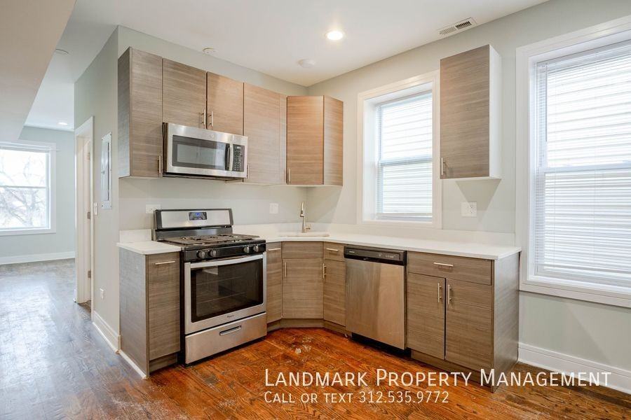 2353 W 18th Pl #2F - Photo 3 of 10