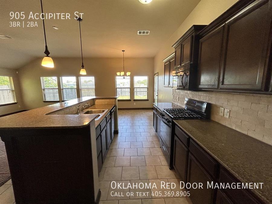 905 Accipiter St - Photo 4 of 21