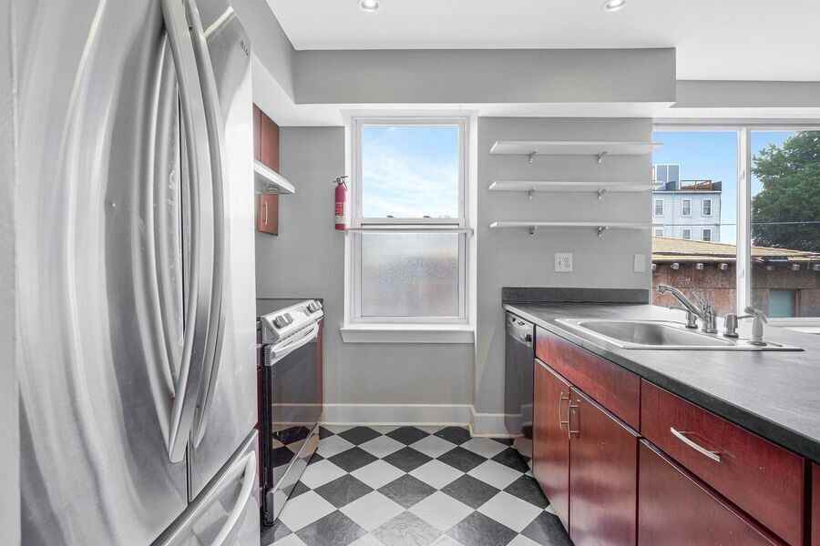 420 16th St Se #207 - Photo 6 of 27