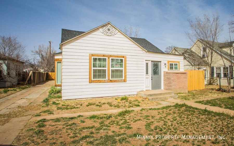 2222 27th St - Photo 2 of 47