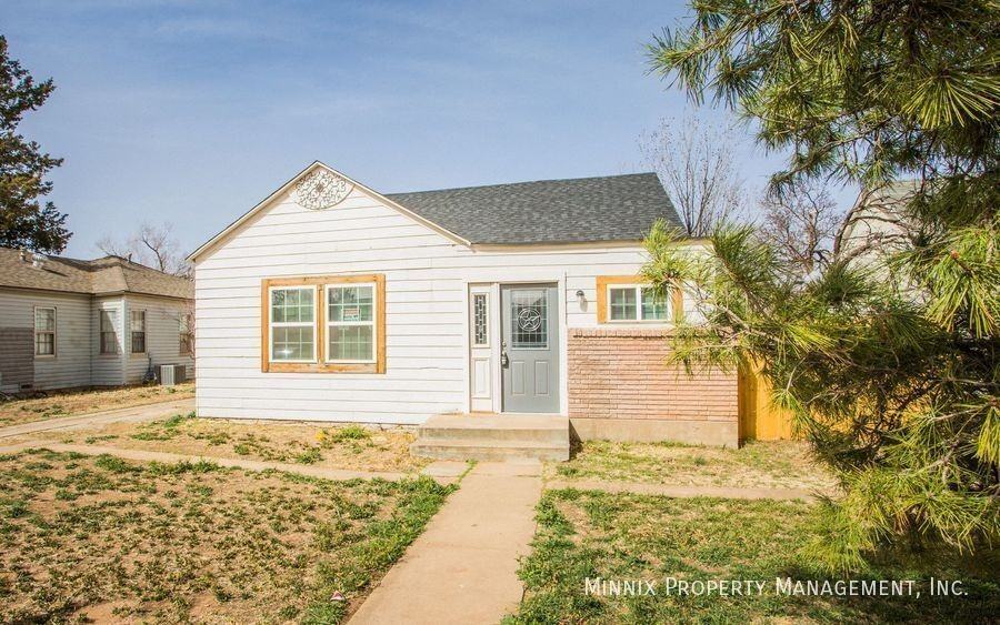 2222 27th St - Photo 3 of 47