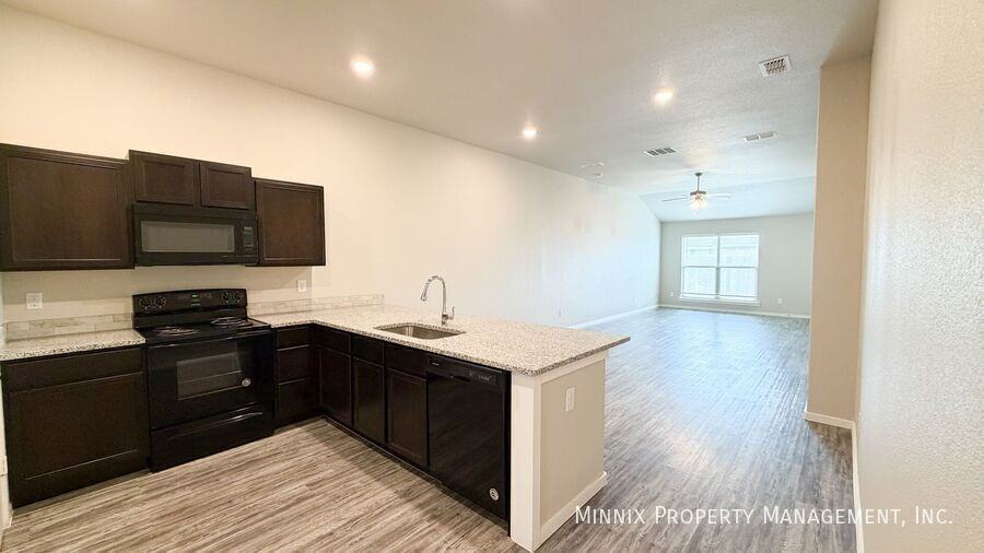 1639 133rd St #B - Photo 3 of 18