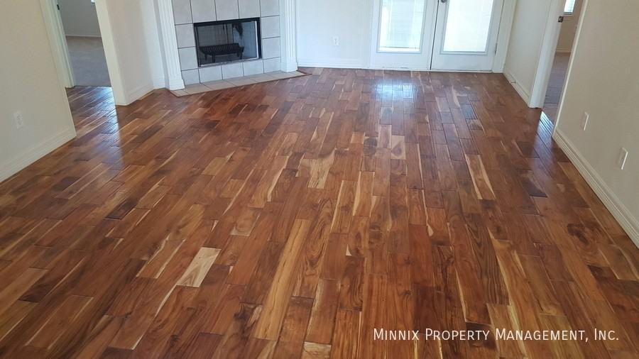 1002 Oshkosh Ave - Photo 6 of 41