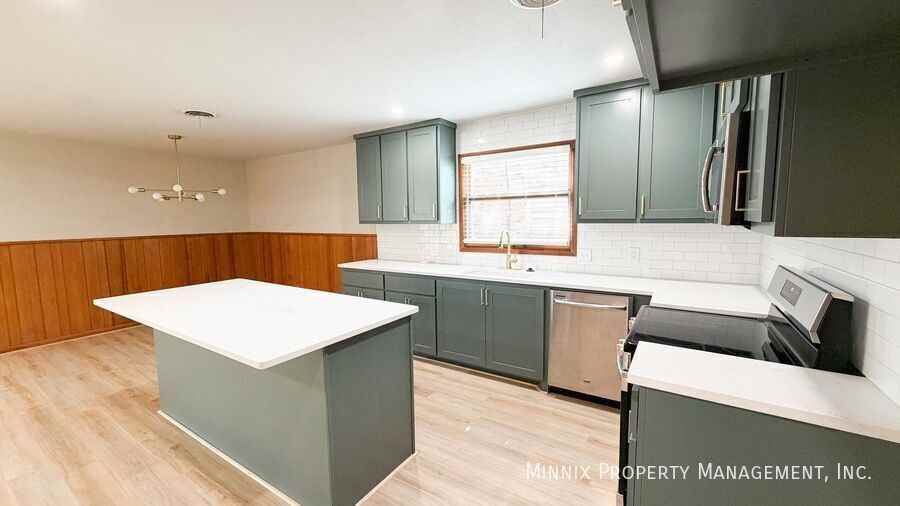 3405 55th St - Photo 2 of 23