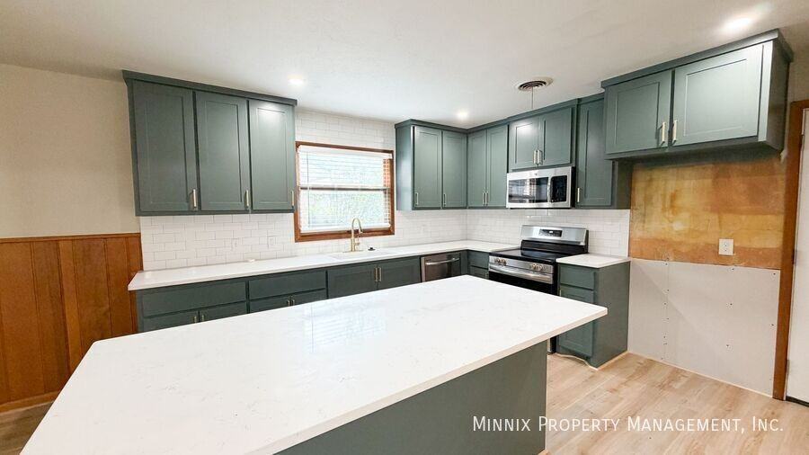 3405 55th St - Photo 3 of 23