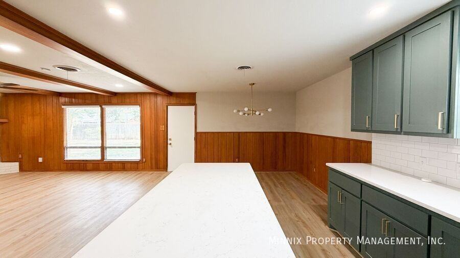 3405 55th St - Photo 4 of 23