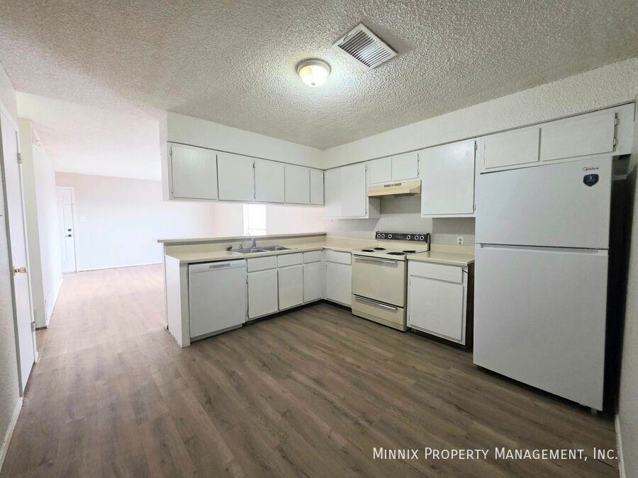 3007 W Louisiana Ave #09 - Photo 3 of 8