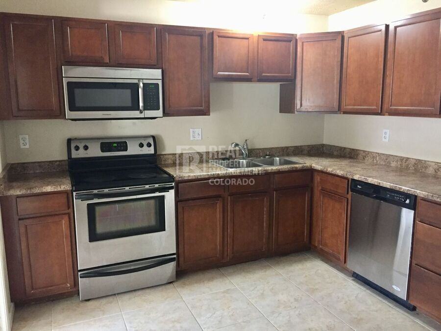 2892 S Idalia St - Photo 6 of 27