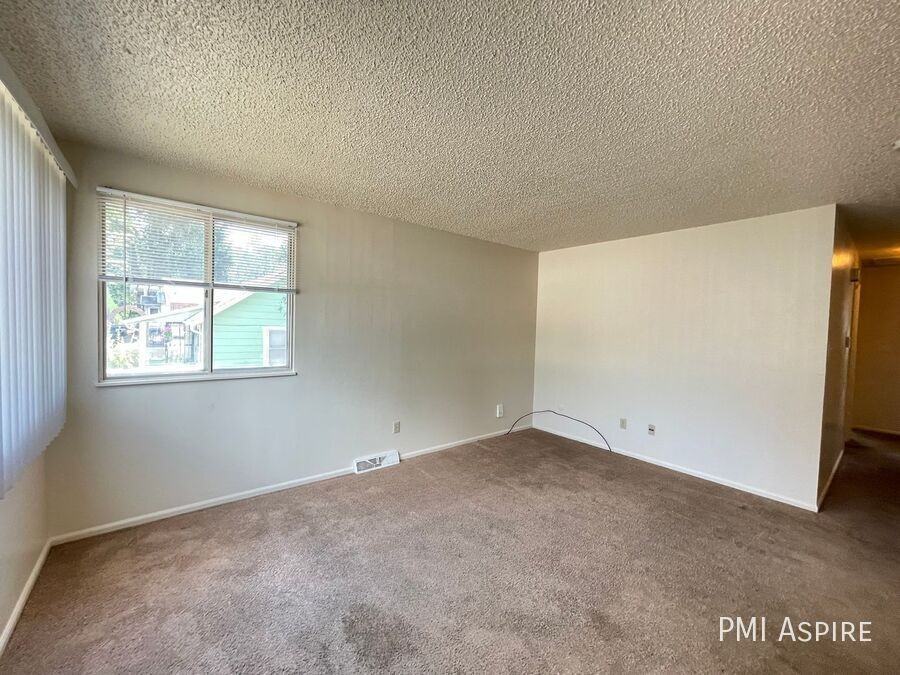 19 Reed Pl - Photo 2 of 16