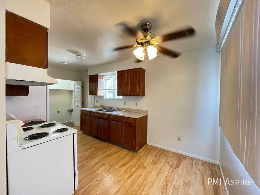 19 Reed Pl - Photo 4 of 16