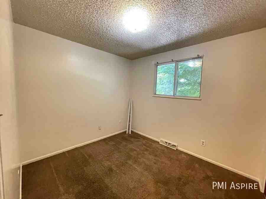 19 Reed Pl - Photo 7 of 16