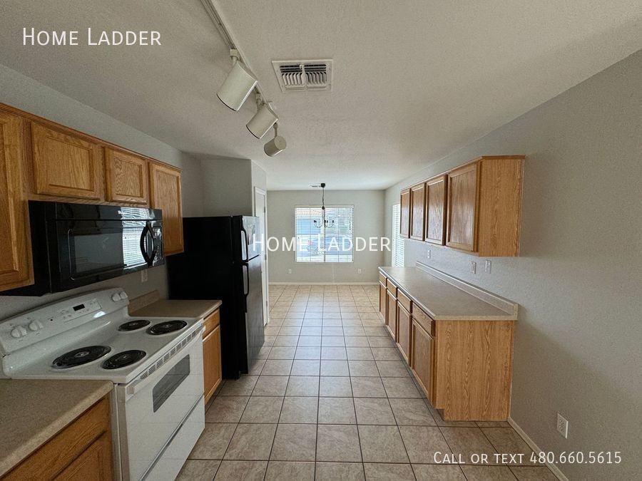 44871 W Gavilan Dr - Photo 4 of 15
