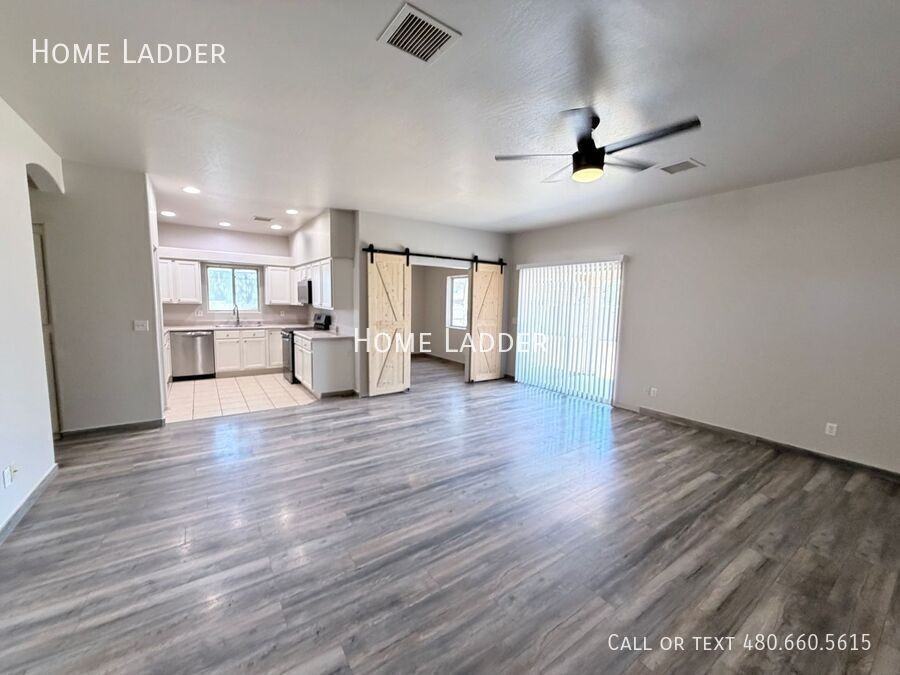 651 W Fairway Cove Dr - Photo 3 of 16