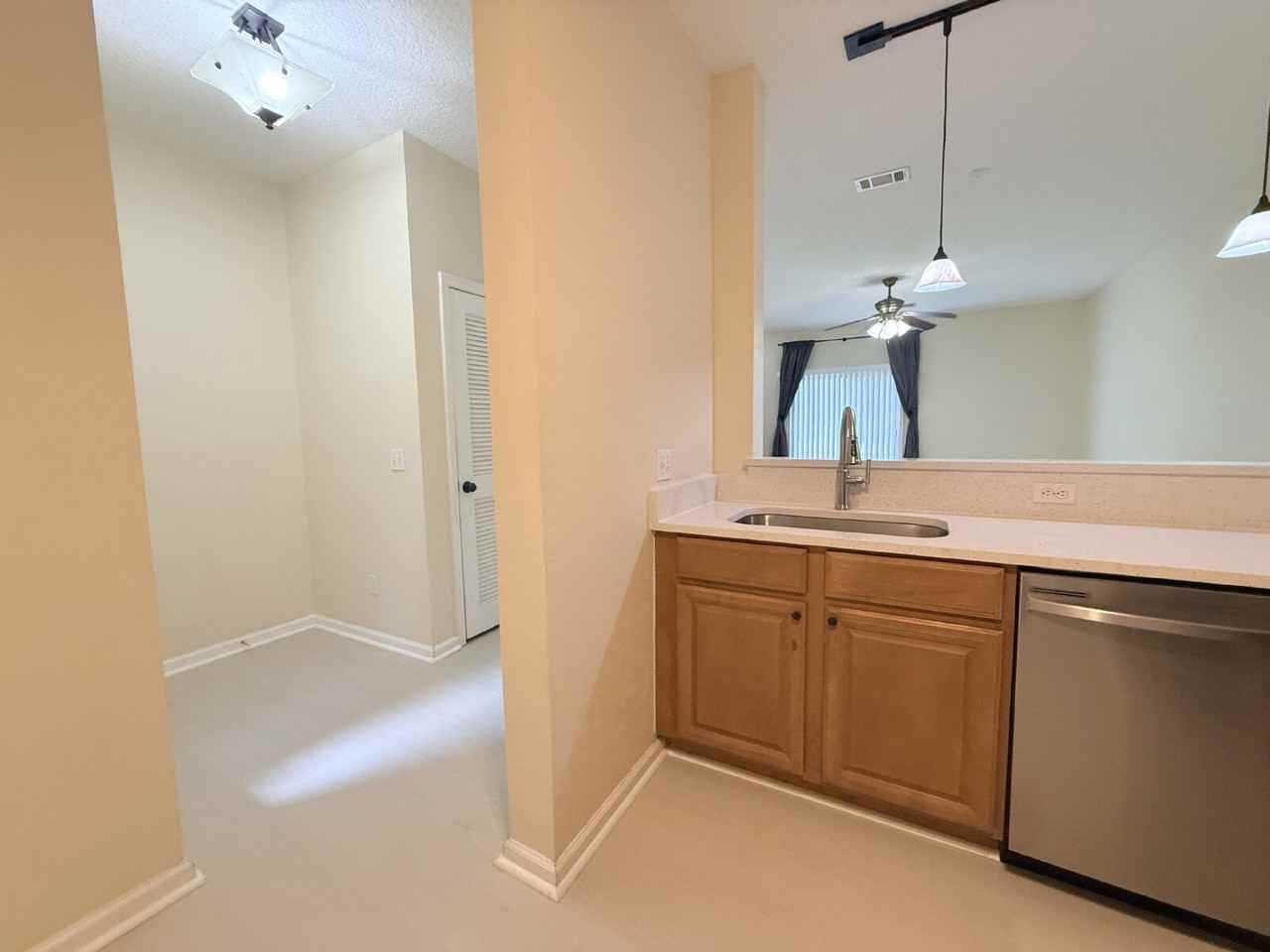 374 Scrub Jay Dr - Photo 7 of 32