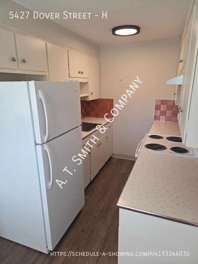 5427 Dover St #H - Photo 2 of 8