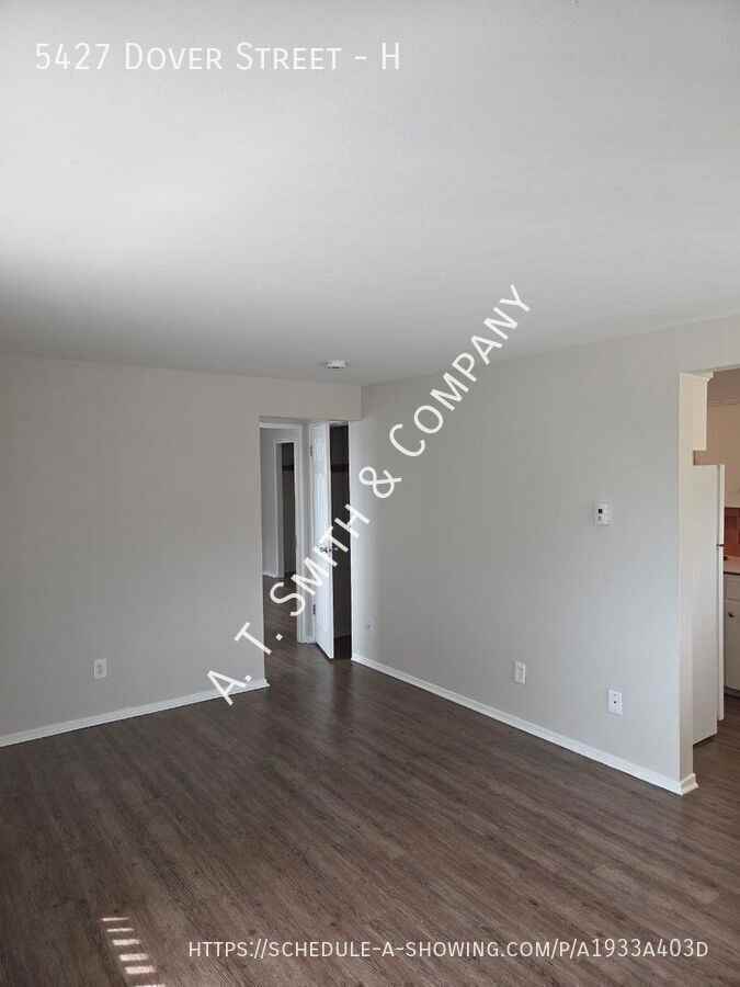 5427 Dover St #H - Photo 3 of 8