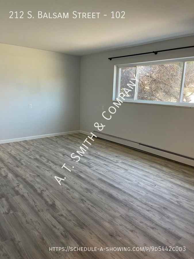 212 S Balsam St #102 - Photo 3 of 5