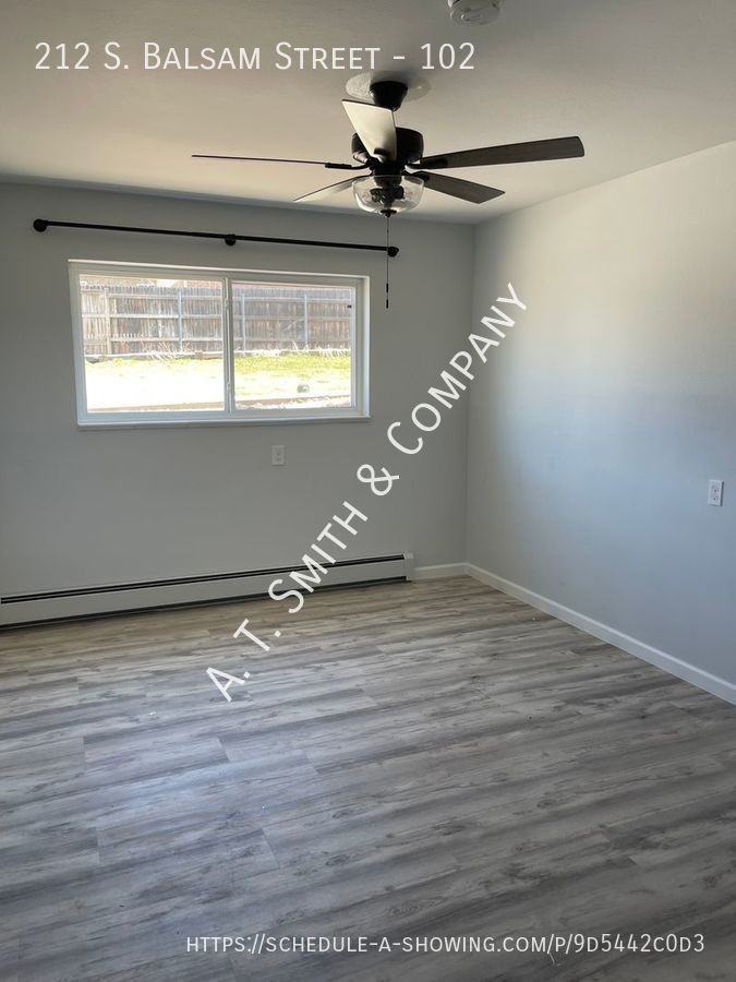 212 S Balsam St #102 - Photo 4 of 5