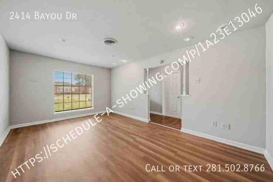 2414 Bayou Dr - Photo 3 of 16
