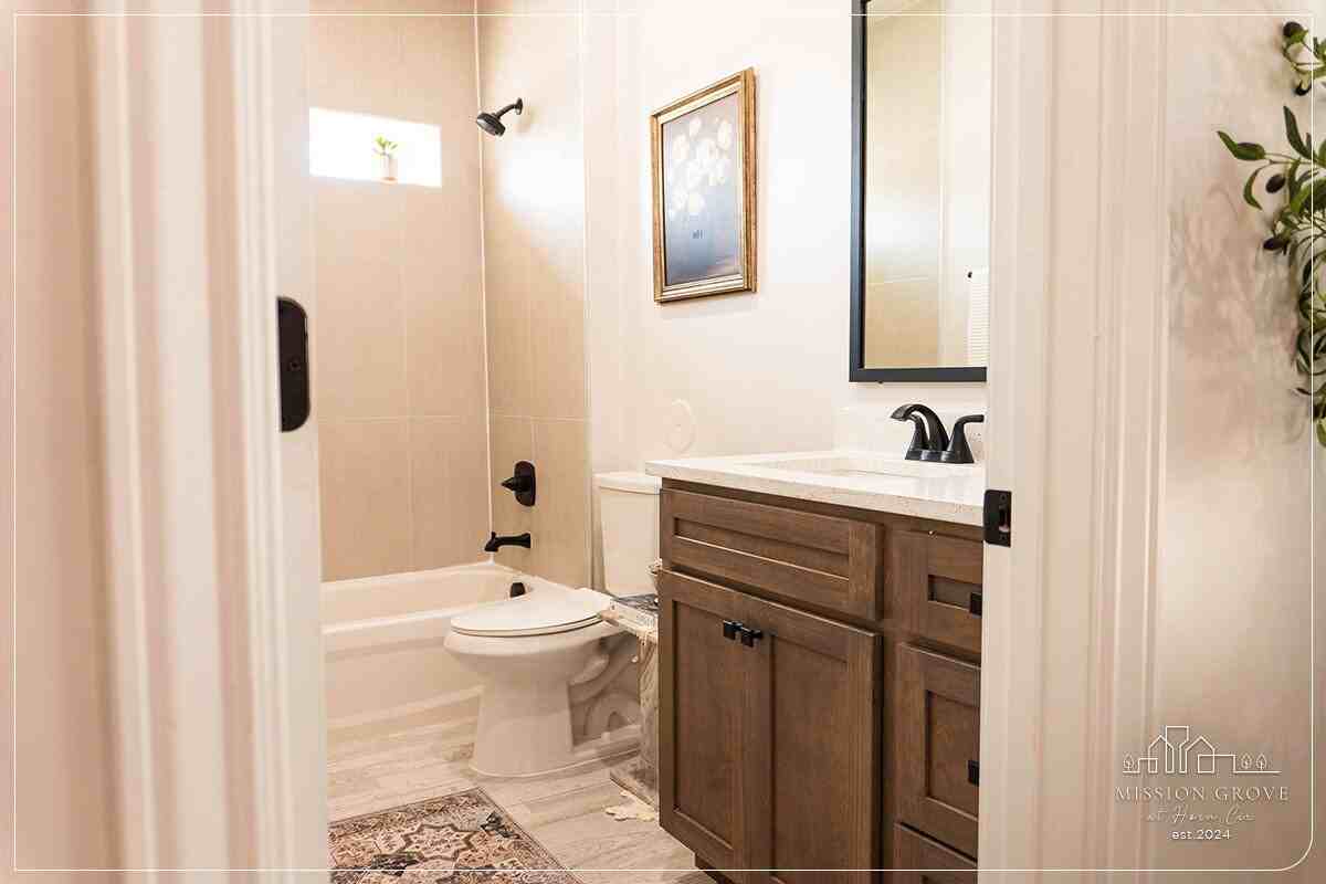 Apt #8 - Photo 3 of 8