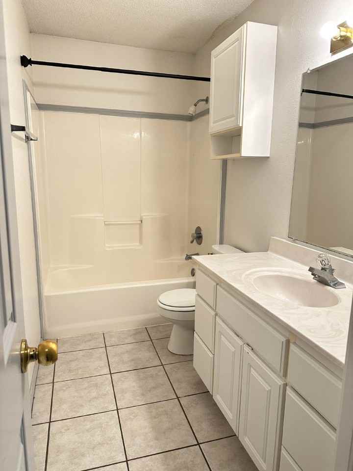 604 Kline Ave #B - Photo 7 of 14