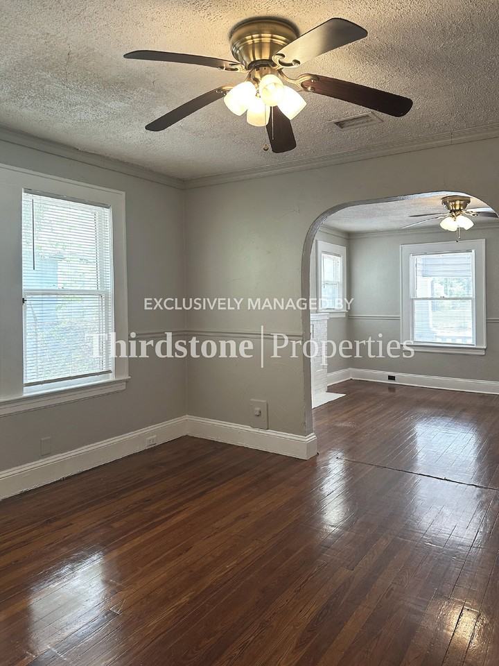 961 Dorchester St - Photo 3 of 22