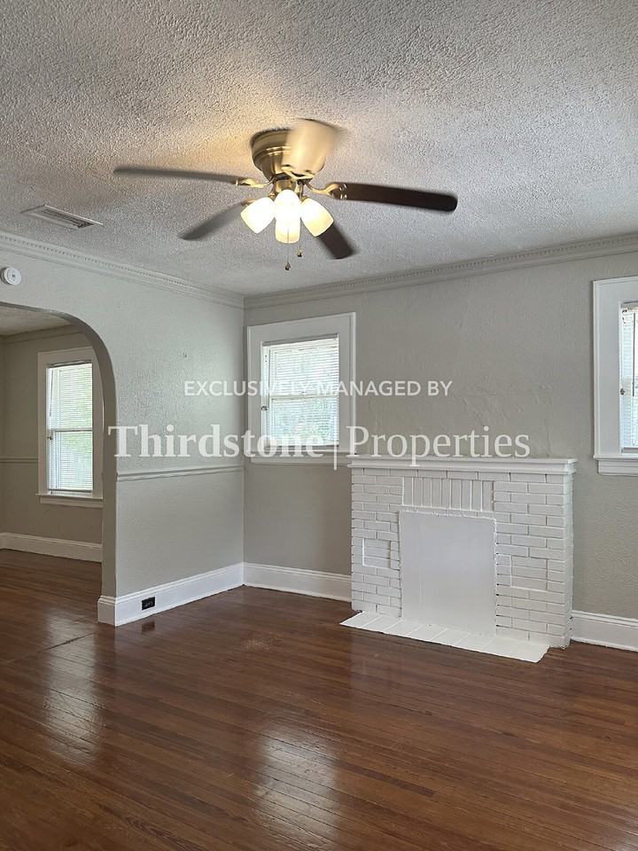 961 Dorchester St - Photo 4 of 22