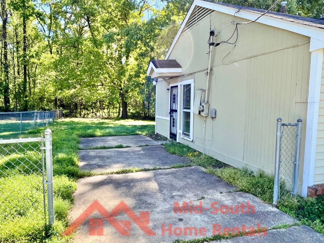 4258 Briarberry Ln - Photo 4 of 16