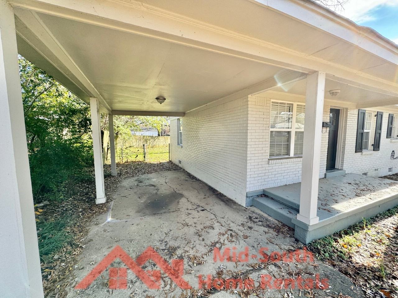1060 Paul Pl - Photo 4 of 24