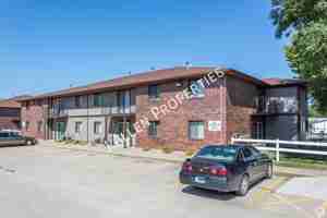 featured image of 901 Syracuse Ave Bldg A #4
