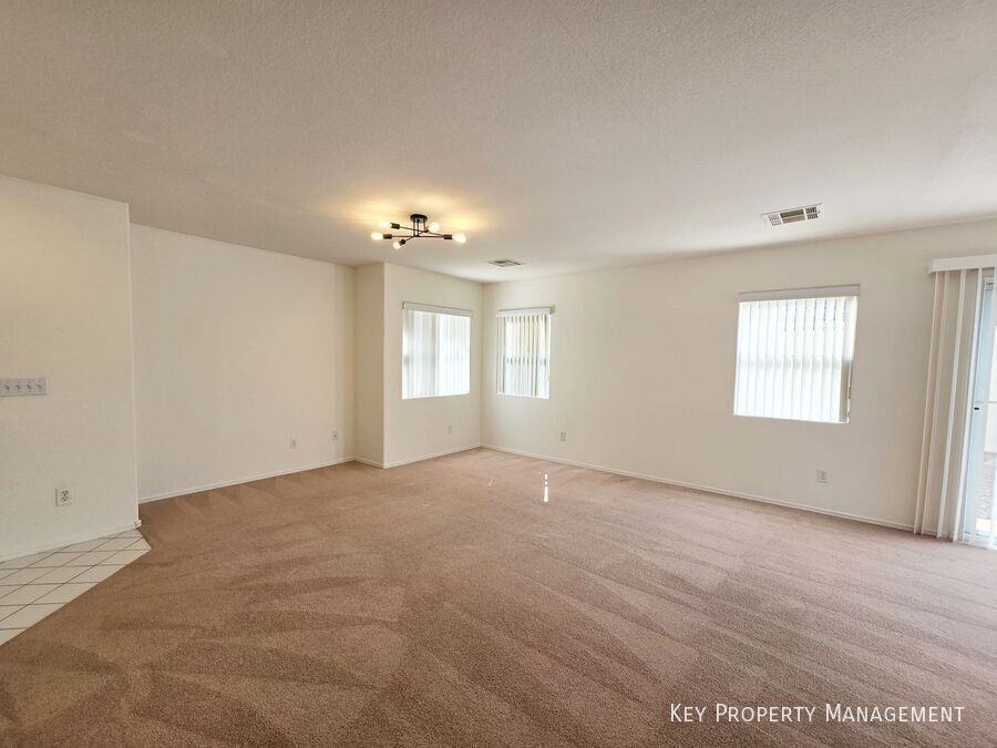 10667 Alondra Peak St - Photo 4 of 30