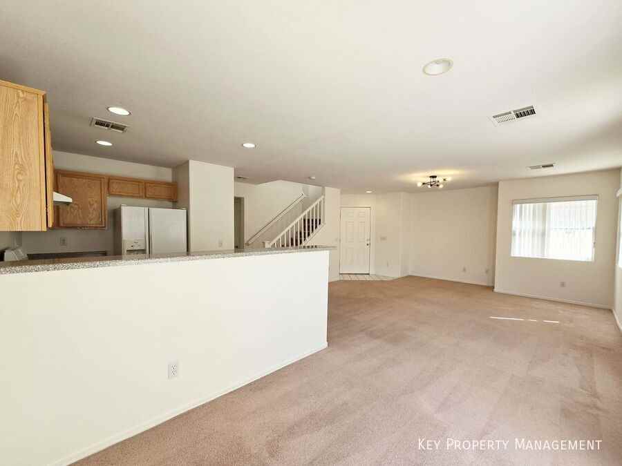 10667 Alondra Peak St - Photo 5 of 30