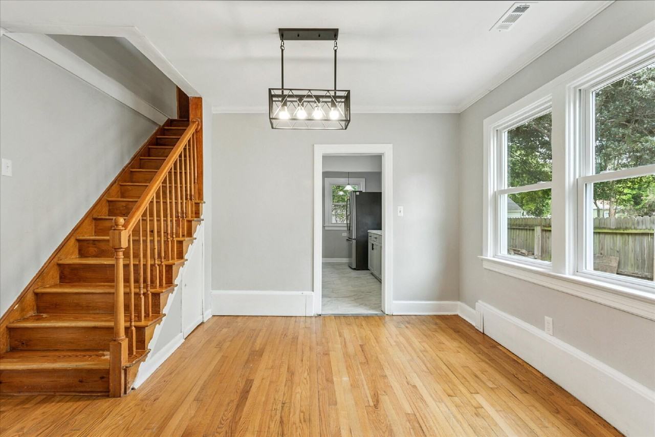 2913 Sir Walter Ln - Photo 5 of 25