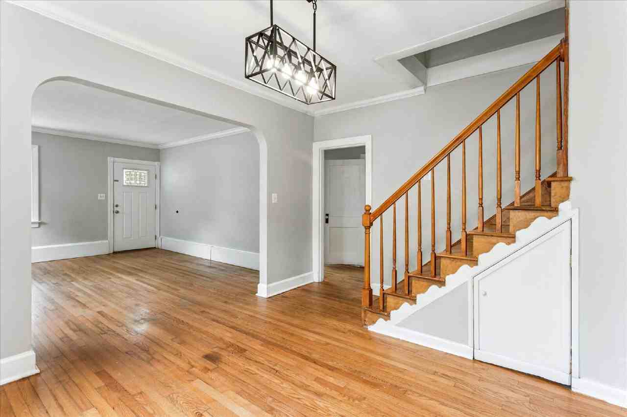2913 Sir Walter Ln - Photo 6 of 25