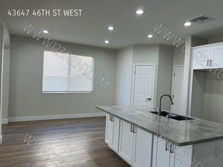 43647 46th St W - Photo 5 of 42
