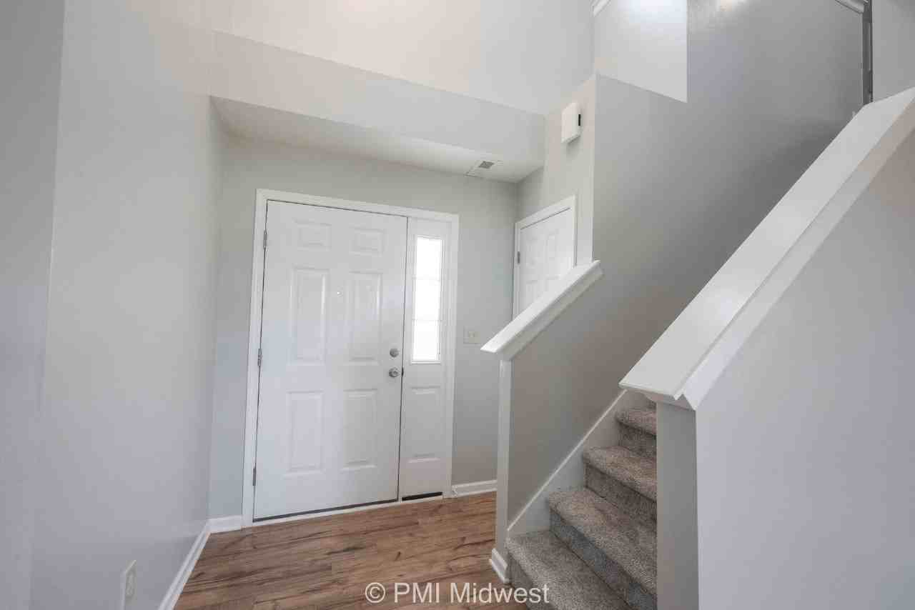 8802 Benjamin Ln - Photo 3 of 38
