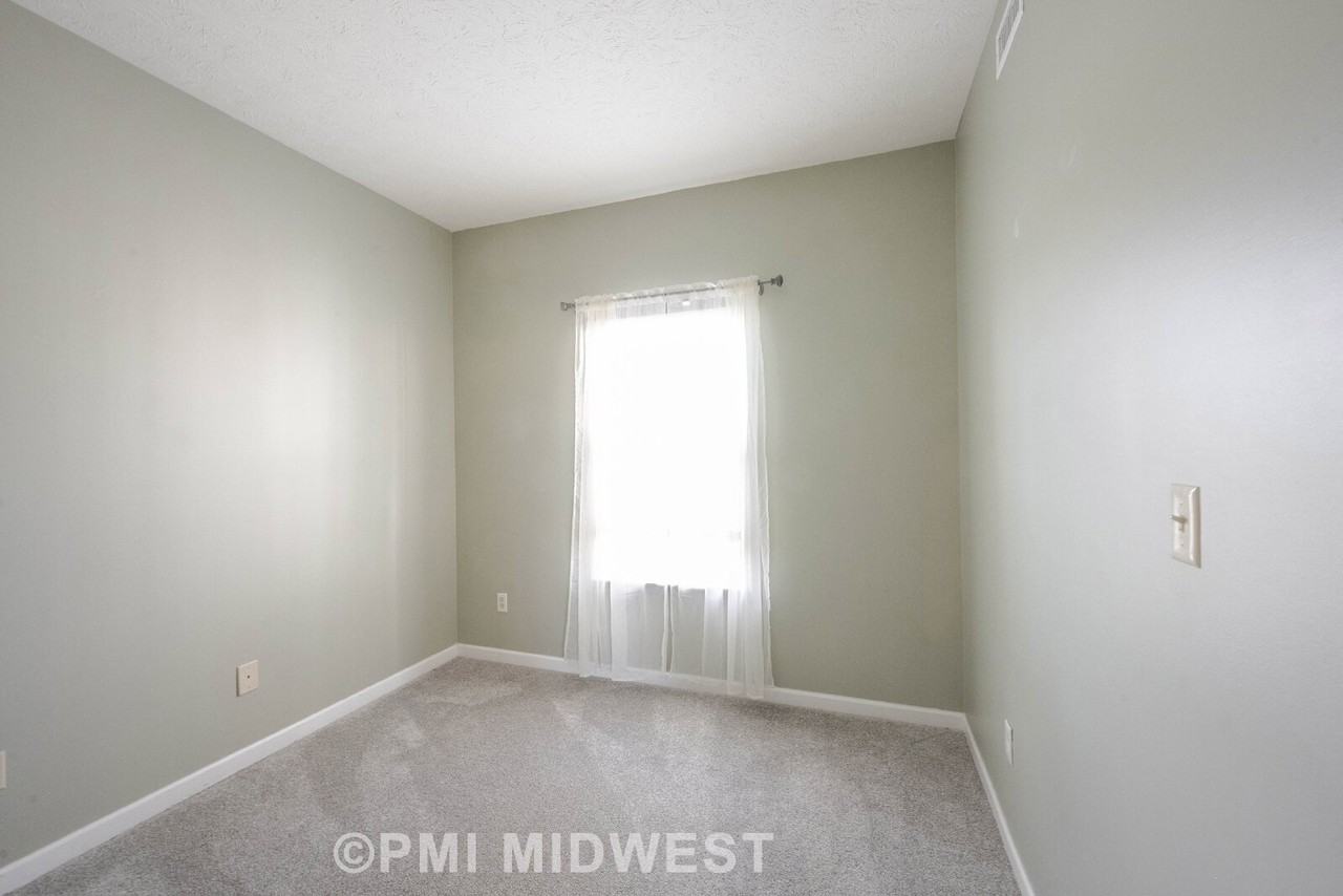 8802 Benjamin Ln - Photo 7 of 38