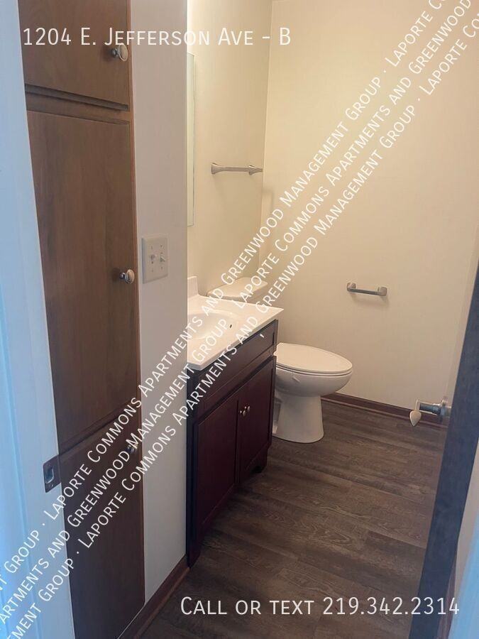 1204 E Jefferson Ave #B - Photo 4 of 12