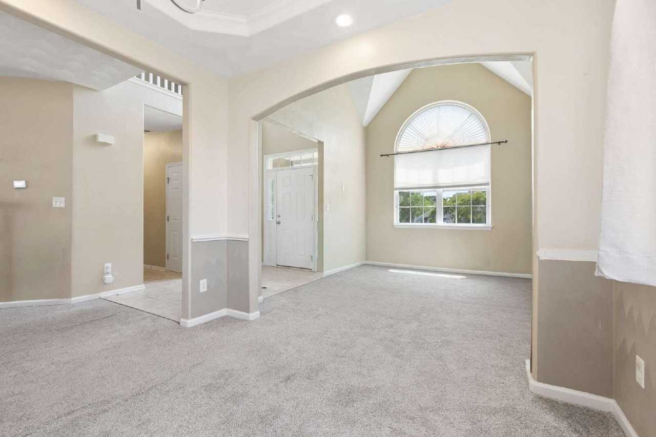 8183 Gentil Ct - Photo 7 of 34