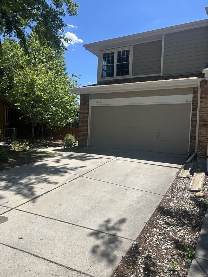 7610 E Gunnison Pl - Photo 2 of 27