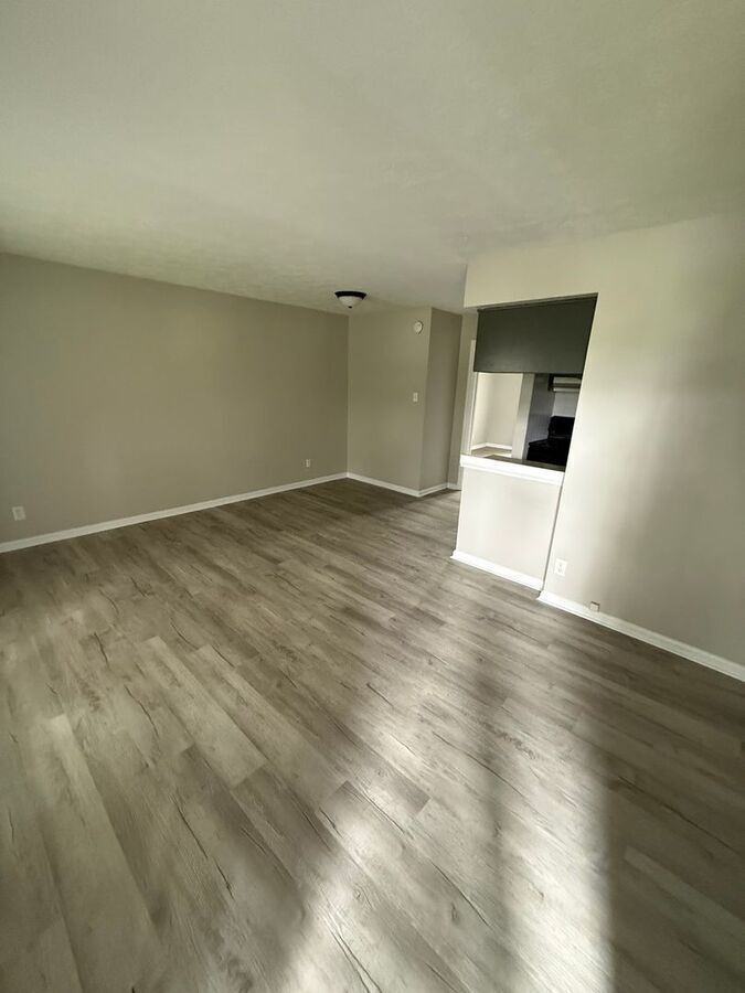 2021 Cambridge Dr #9