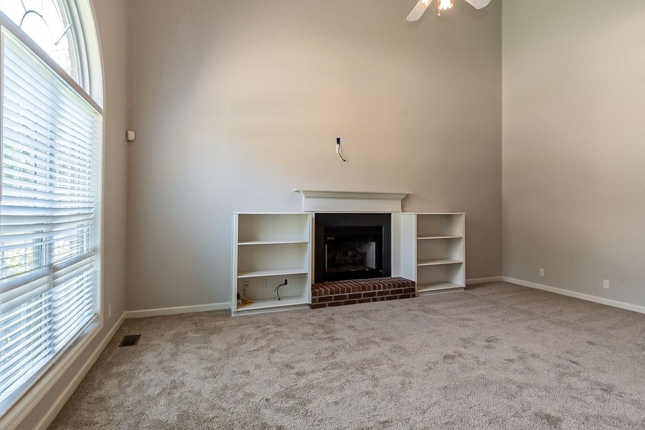 101 Donovan Ct - Photo 2 of 16