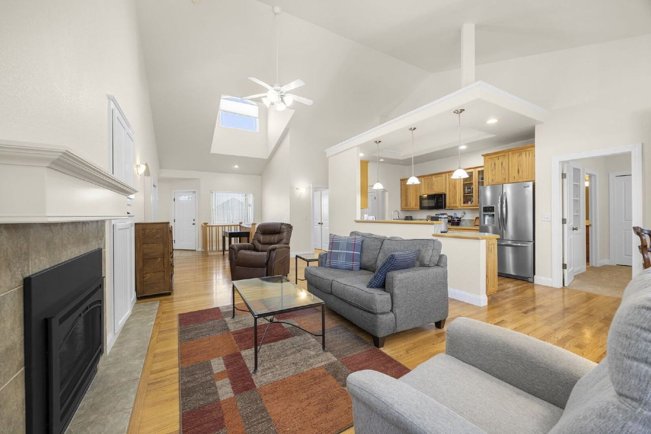 3226 Coneflower Ct - Photo 4 of 20
