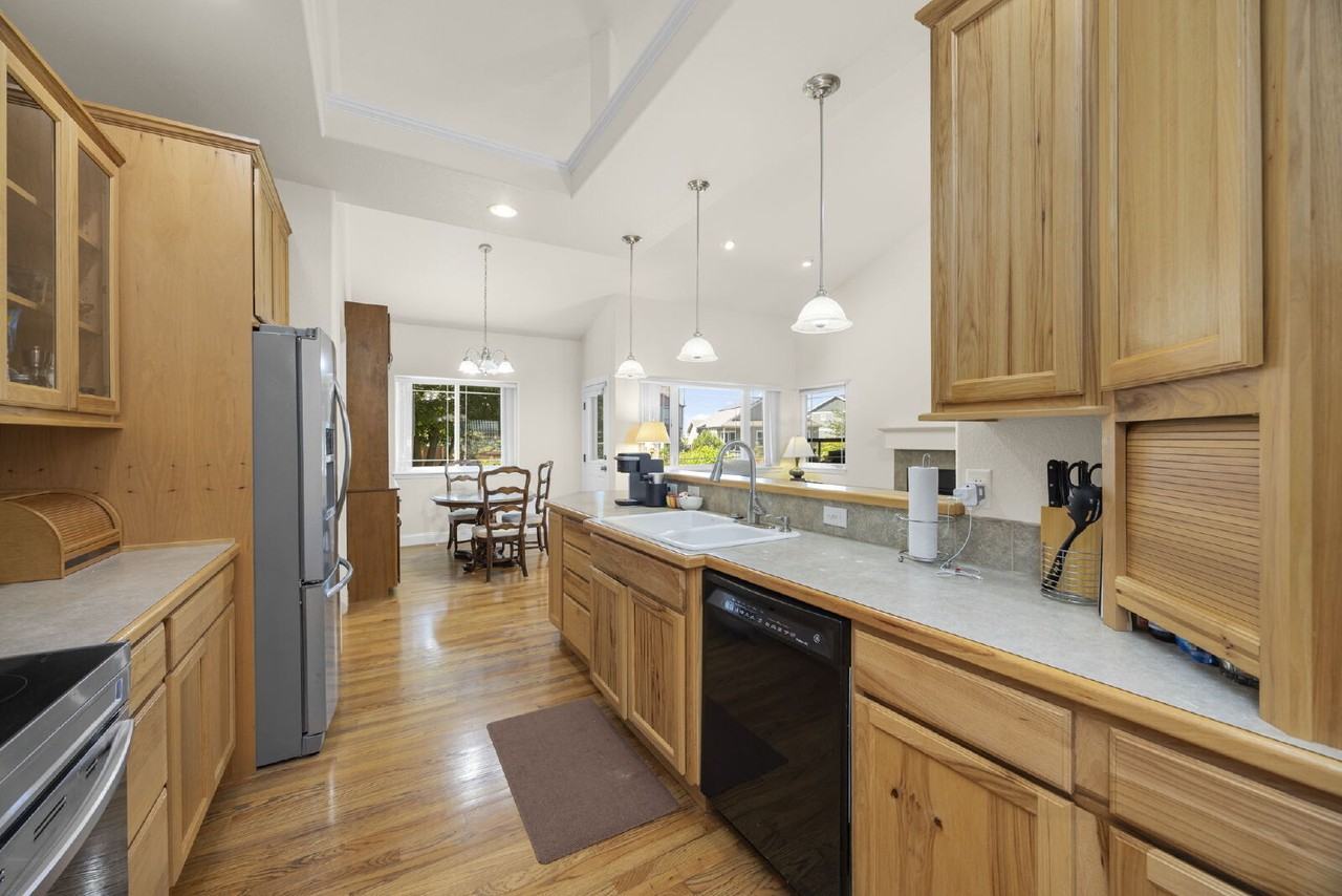 3226 Coneflower Ct - Photo 7 of 20