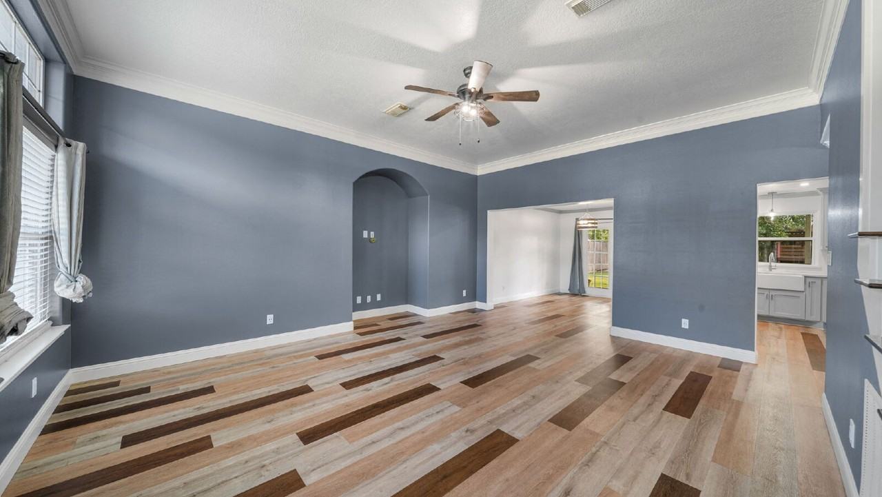 16453 Ryan Guinn Way - Photo 4 of 21