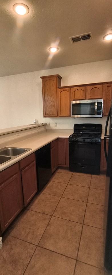 1481 E Ivy Ln #1 - Photo 2 of 10