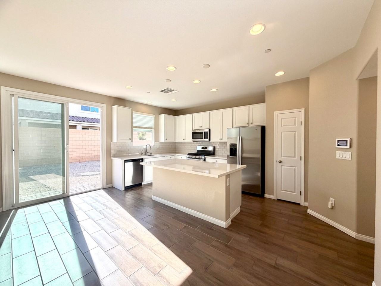 5039 Tranquil View St - Photo 5 of 50